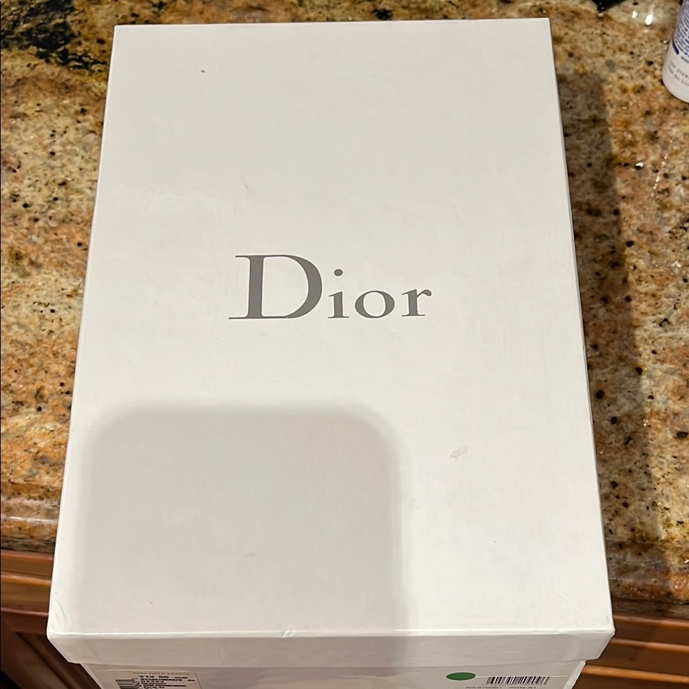 Dior Elegant gold sandal with the original box - Picture 2 of 13